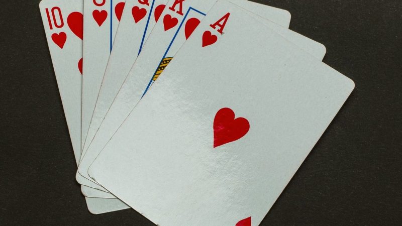 沙巴体育官网深度解析：WPT扑克中机会与风险的平衡艺术与实战技巧